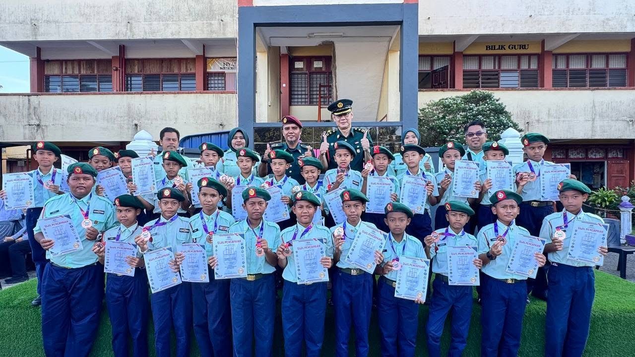 Murid unit beruniform
